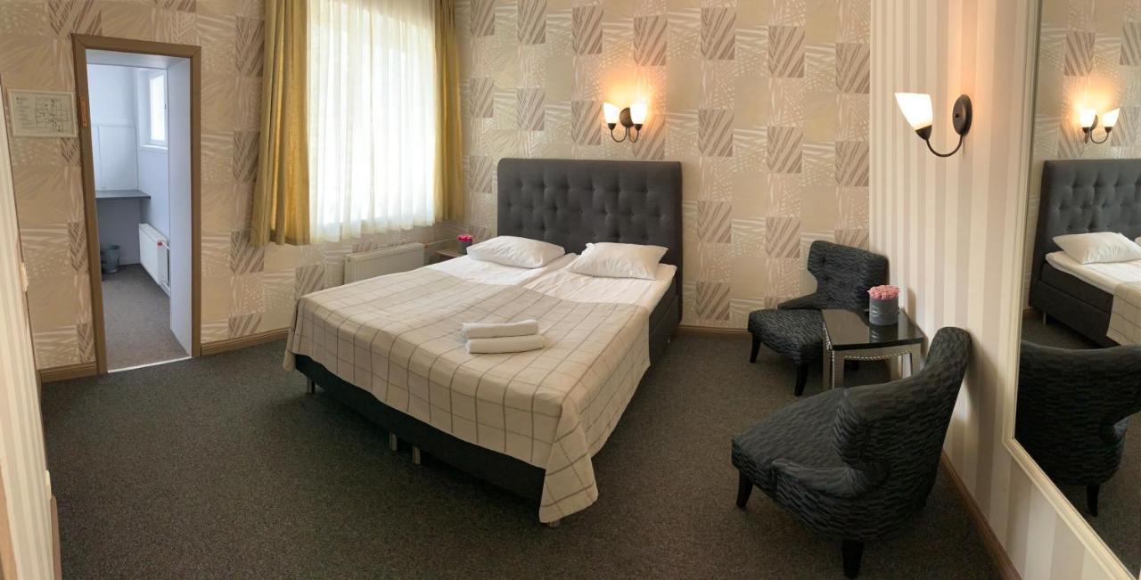 Sadama street Villa Pärnu Esterno foto