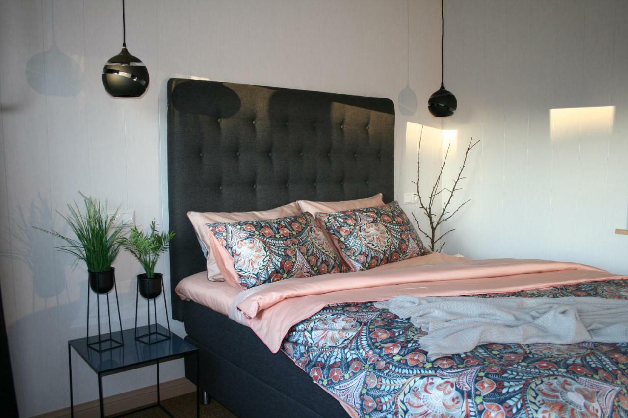 Sadama street Villa Pärnu Esterno foto