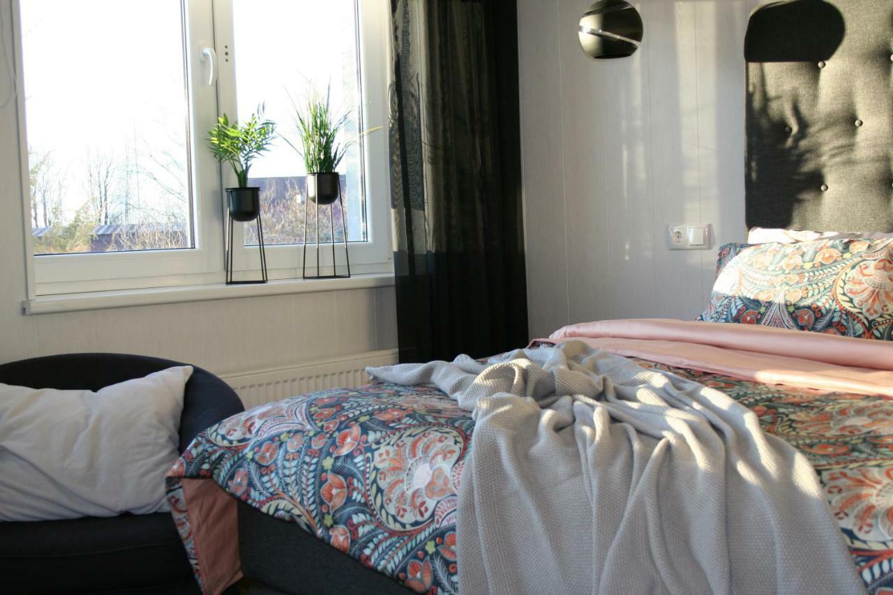Sadama street Villa Pärnu Esterno foto